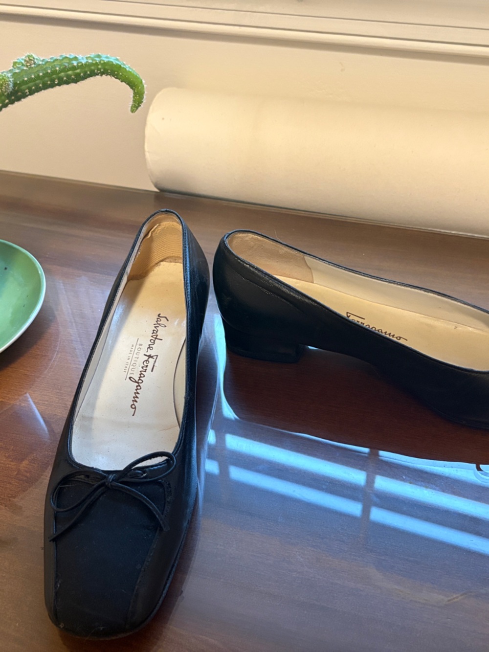 Salvatore Ferragamo Black Leather Bow Ballet Flats